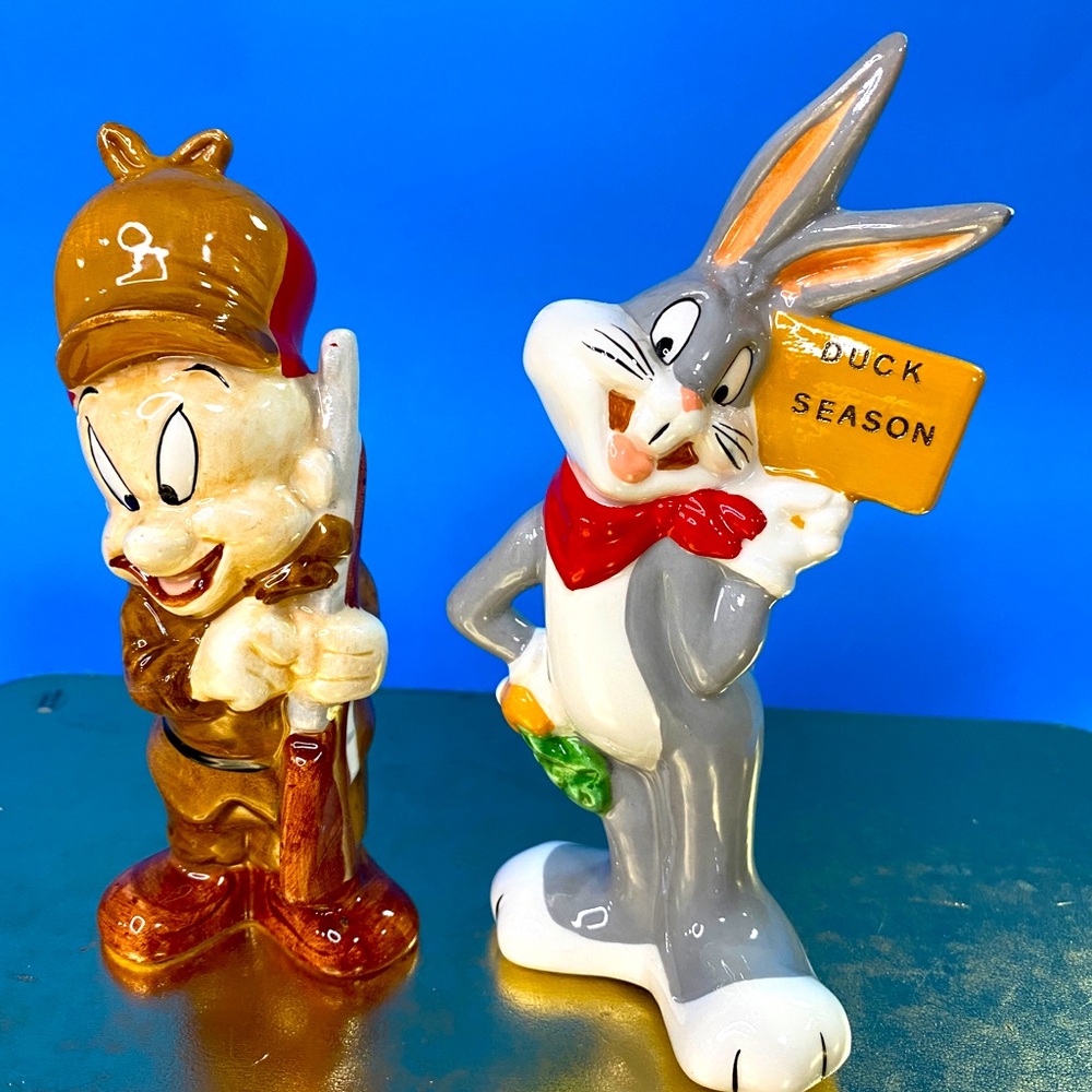 Warner Bros Looney Tunes VTG 1993 Salt & Pepper Shakers Elmer Fudd & Bugs Bunny